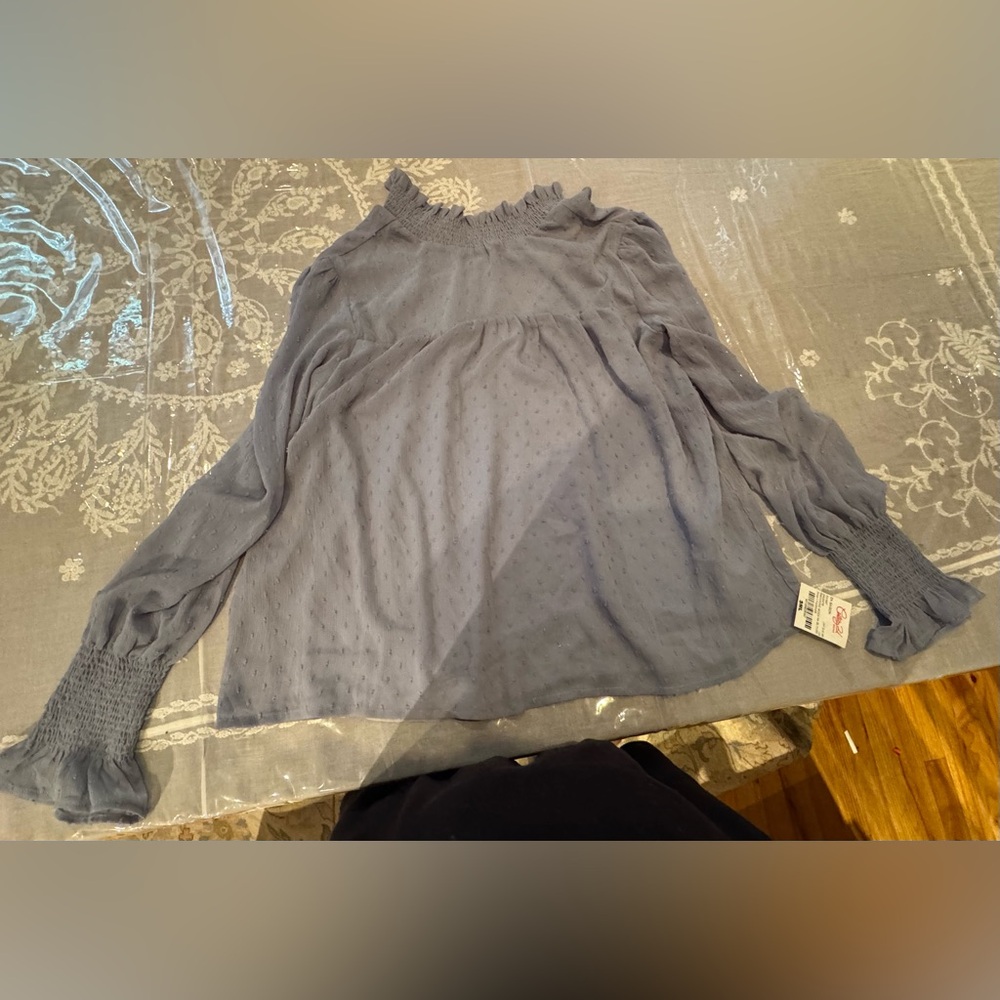 ❤️ NWT EN SAISON Light Blue Women's Smocked Top Size: S